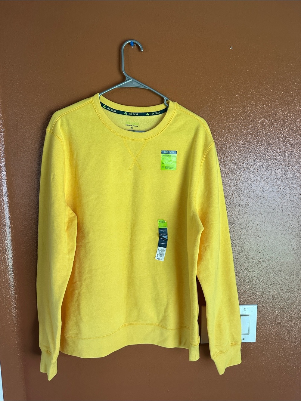 New medium mens tek gear fleece crew